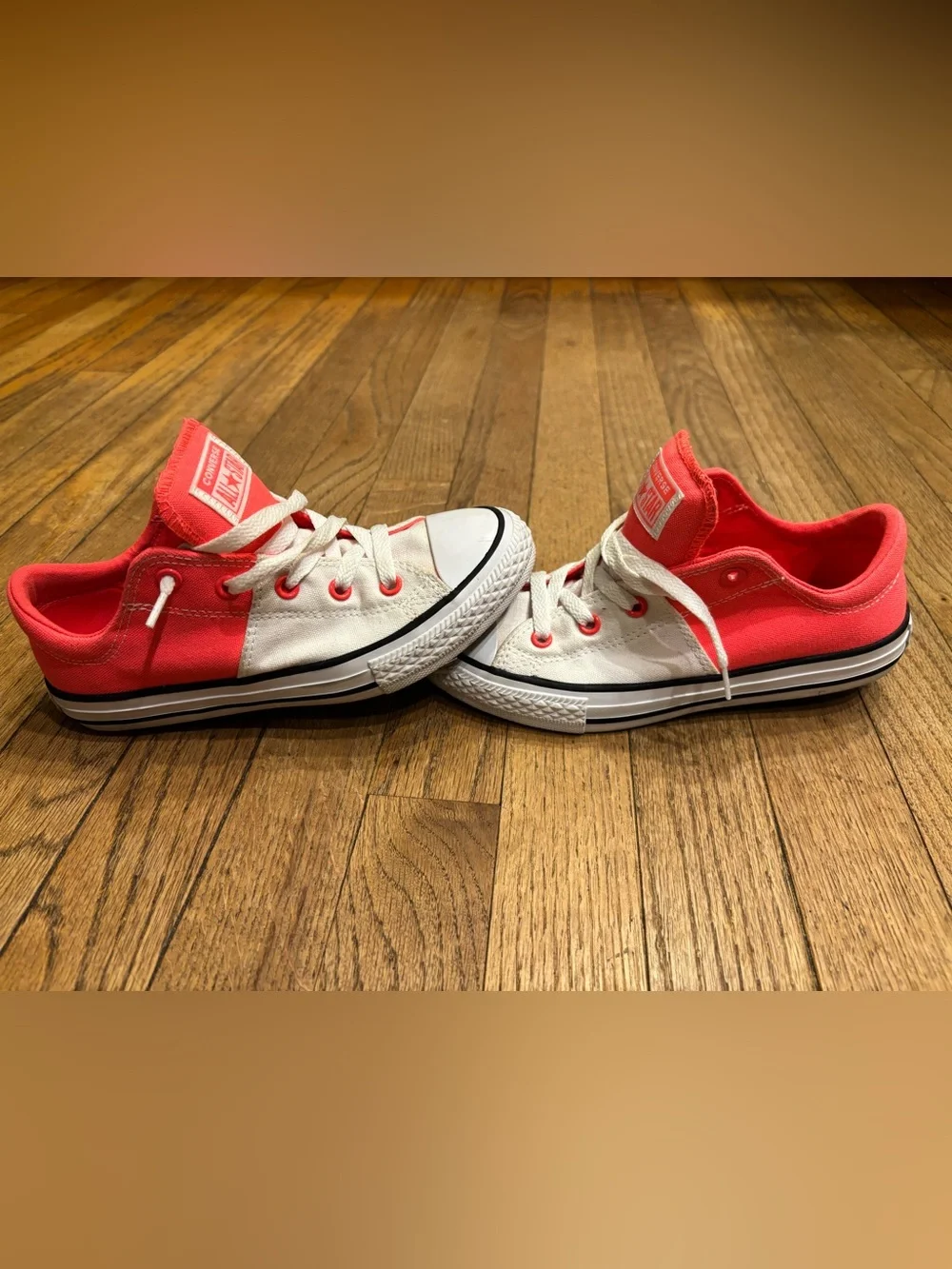 Converse Youth White and Coral/Neon Pink All Star Low Top Sneakers Size 3.5-4
